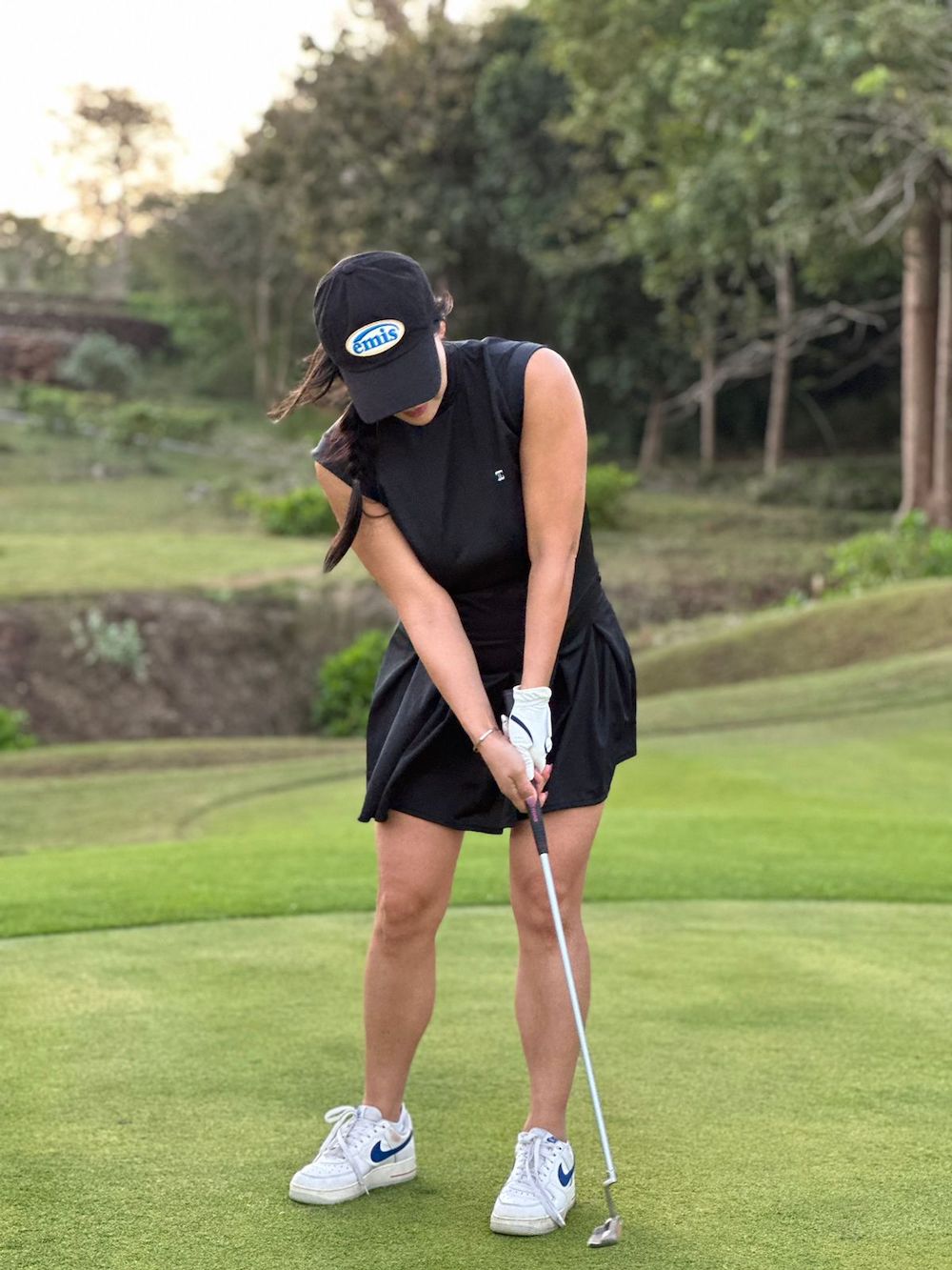 Golf dress solf feel dry fit type material all black short sleeve mandarin neck 1 side pockets 1/3 lower pleated / swing section - Image 2